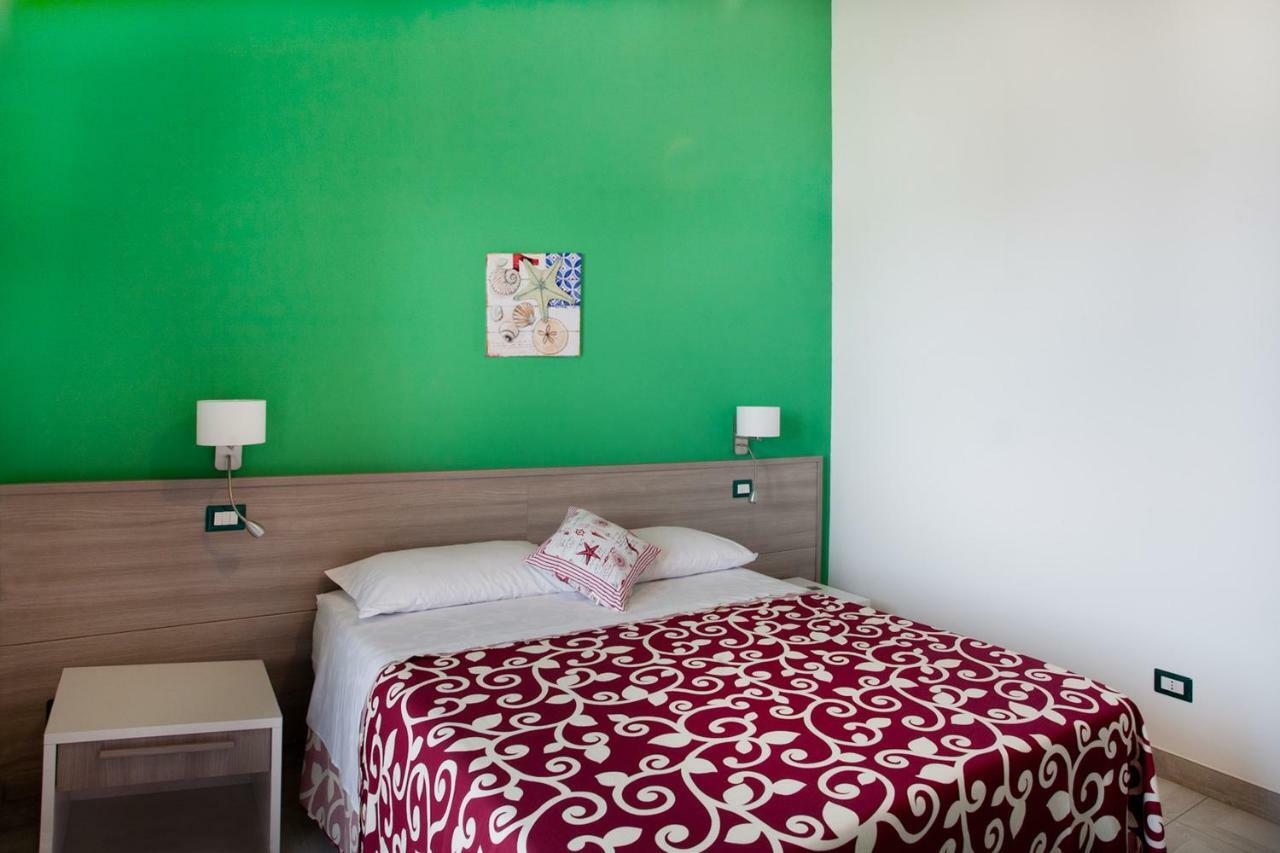 B&B A Due Passi Dal Mare Catona Di Reggio Calabria Exterior photo